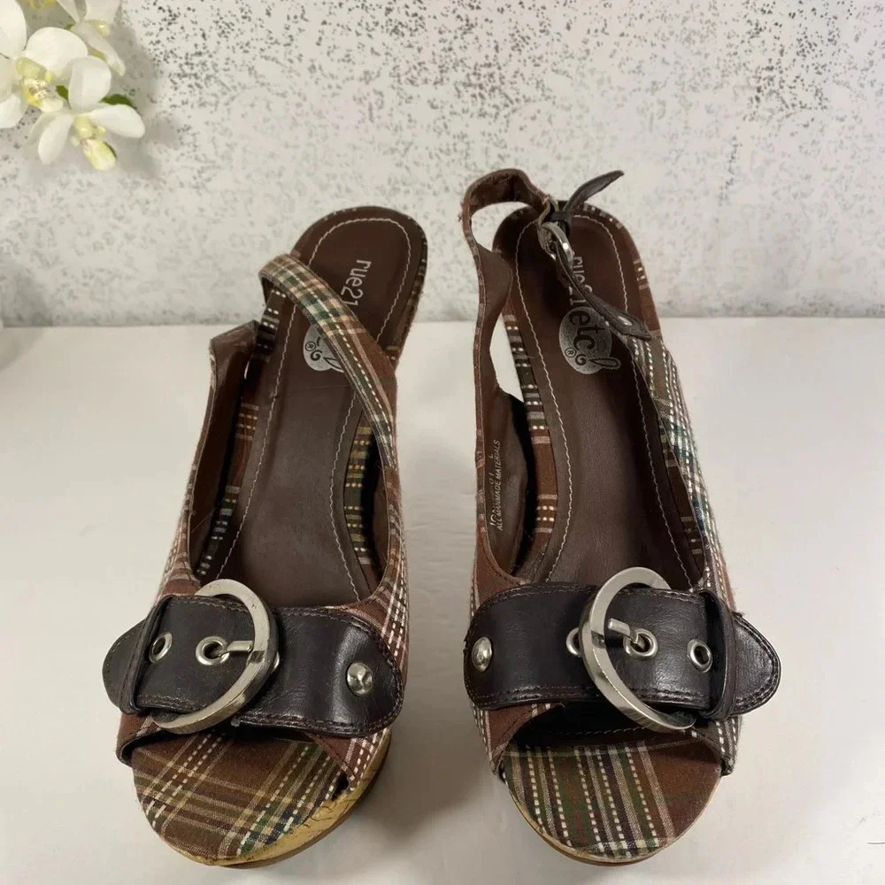 Rue 21 Brown & Teal Pin Stripe Open Toed Heels